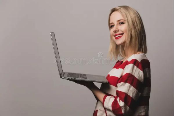 谢尔维：刚到土耳其时，为消磨时间常常一次吃三到四片安眠药