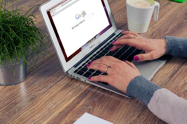 唇语解读维尼修斯不满：每个人都带球却不传球，最后我还挨嘘