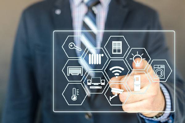 记者：拜仁很看好恩迪亚耶的潜力，今夏如果买断可能将其外租