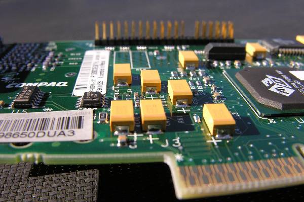 新年新气象！库巴西剃寸头，队友马丁亲自上手帮忙